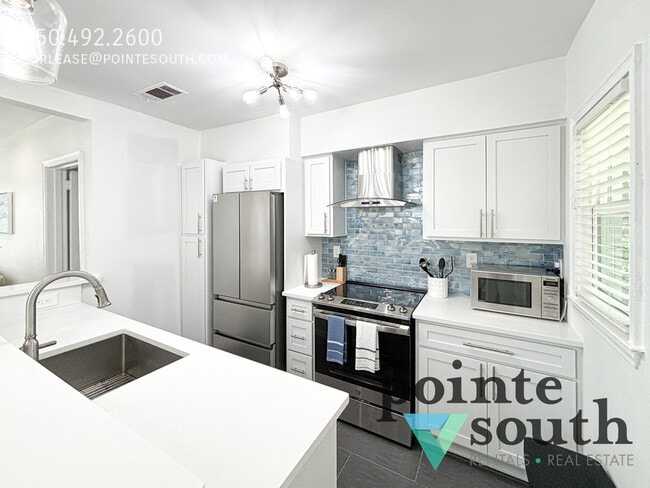 Building Photo - 315 Flannan Rd