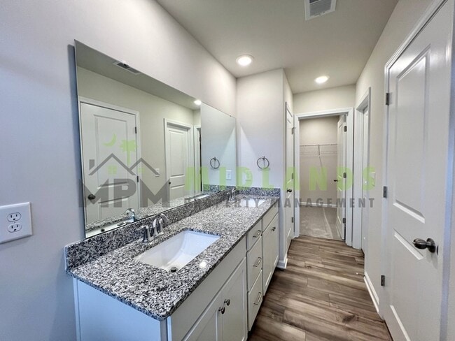 Building Photo - 1221C Champions Rest