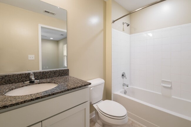 Building Photo - 3 Bedroom Flat Available at the Woodlands - REDUCED DEPOSIT