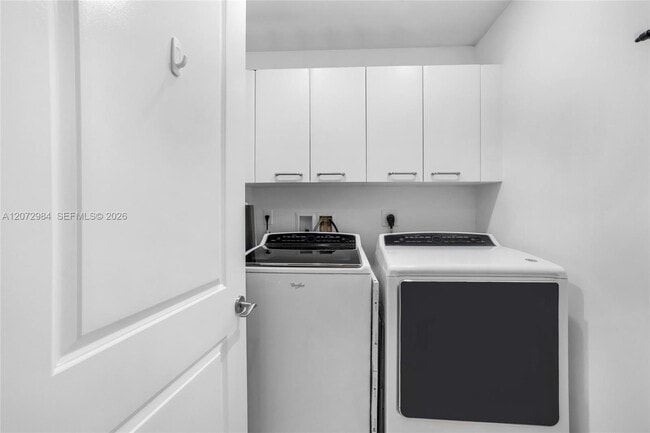 Building Photo - 4445 El Mar Dr