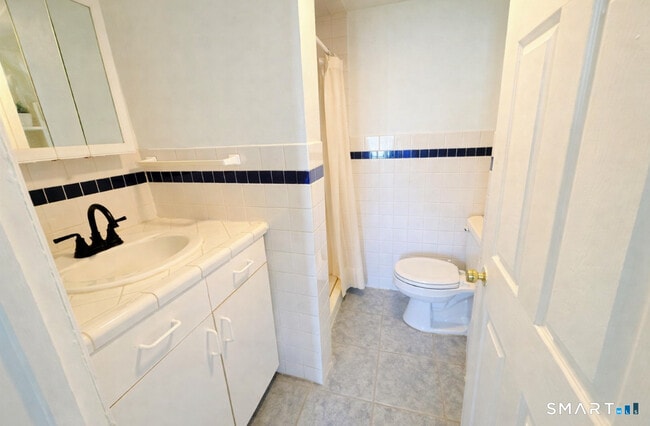 Building Photo - 493 High St