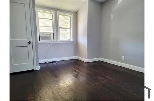 Building Photo - 3 bedroom rehabbed home