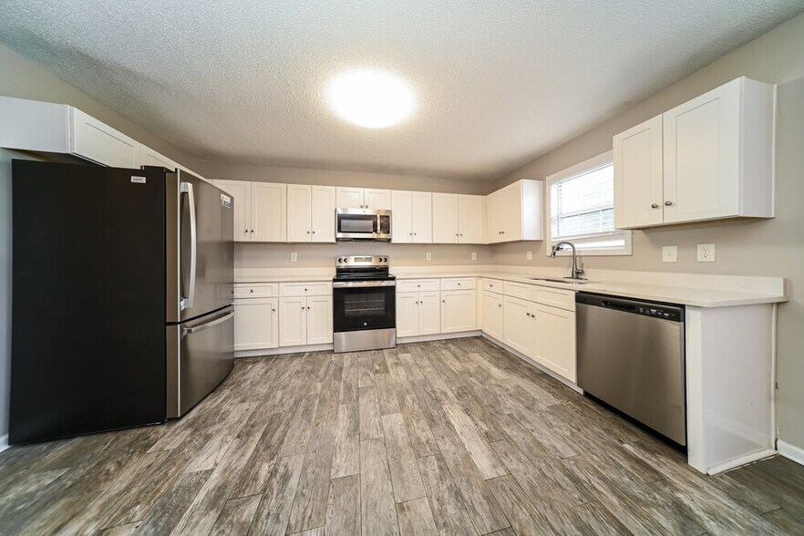 Building Photo - 303 Vineyard Ridge Ln