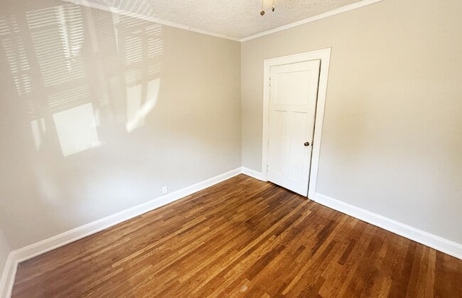 Building Photo - 415 Probasco St