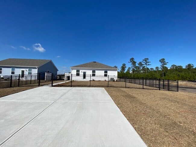 Building Photo - Brand new home located in Blake Farm