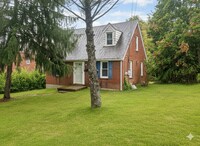 Building Photo - 151 Collins Dr