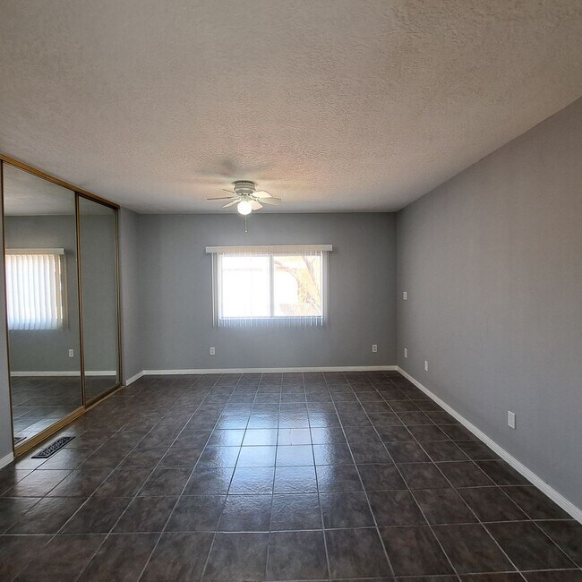 Building Photo - 5033 Sitka Ln