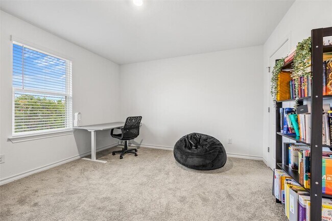 Building Photo - 301 Quarry Rock Cove