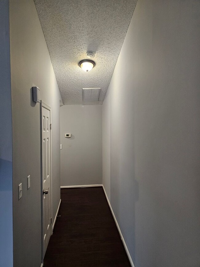 Building Photo - 1207 Haig Cir