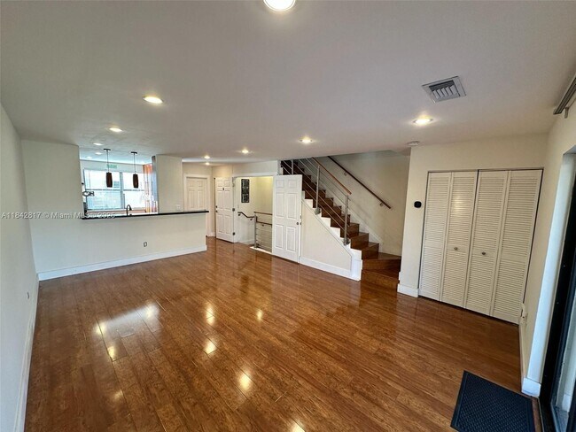 Building Photo - 9860 Hammocks Blvd