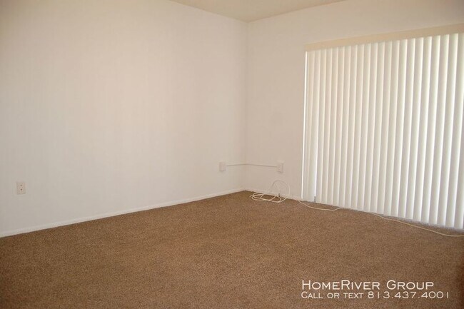 Building Photo - 1 Bedroom 1 Bath Condo in Coachman Creek