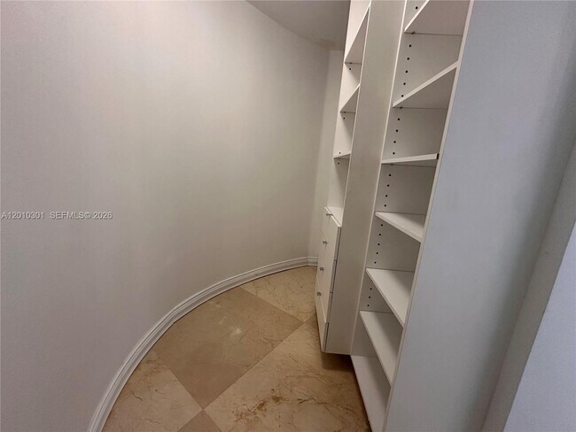 Building Photo - 18101 Collins Ave