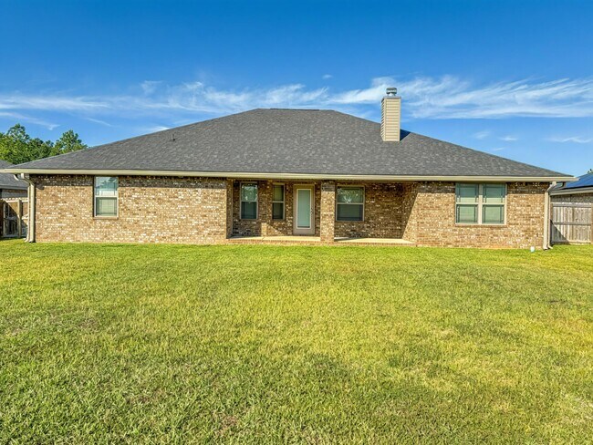 Building Photo - 5783 Dogwood Dr E