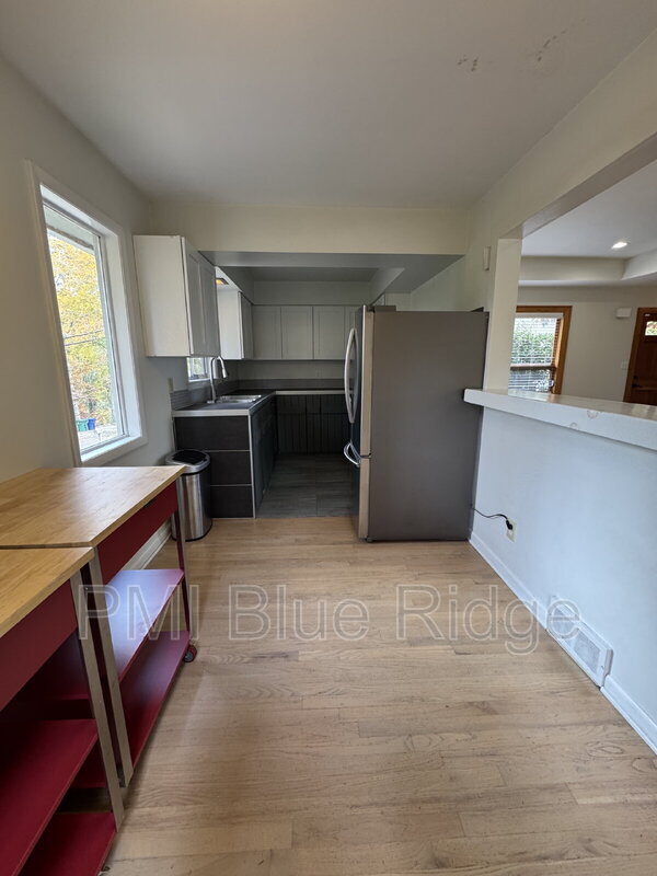 Building Photo - 25 Leisure Mountain Rd