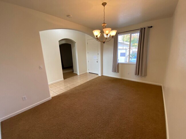 Building Photo - Elegant 2 story home in NW Visalia Coming ...