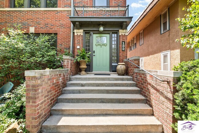 Building Photo - 132N33RD
