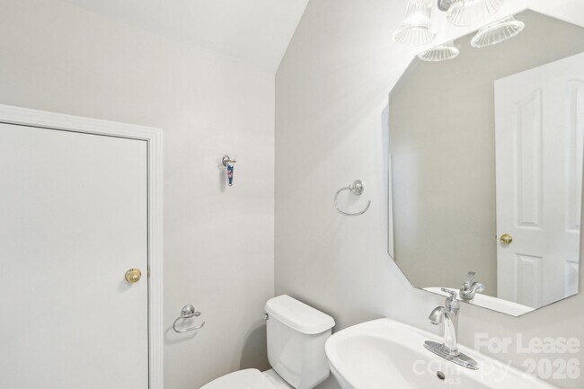 Building Photo - 14417 Laurel Tree Ln