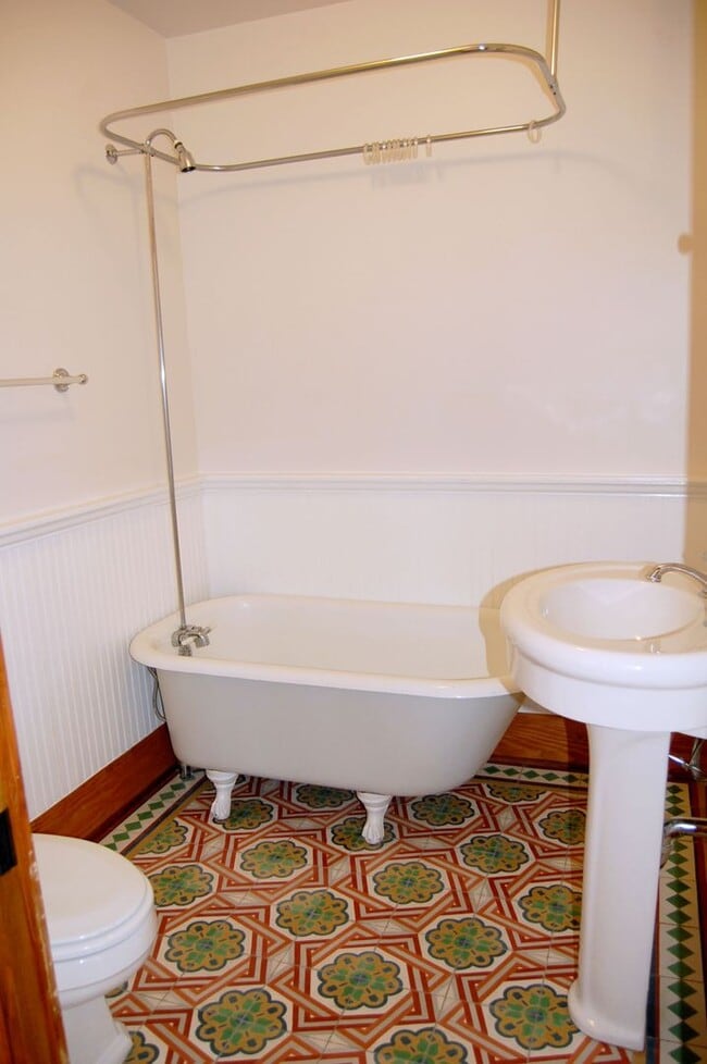 Building Photo - FIGUEROA