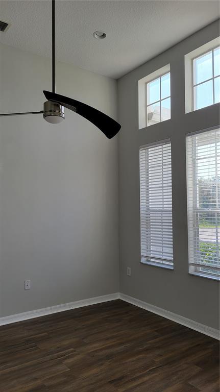 Building Photo - 421 Holly Fern Trl
