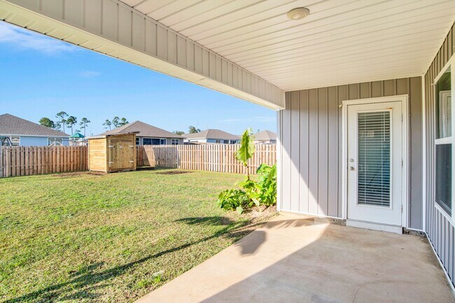 Building Photo - 2022 Built 4 Bed/2 Bath Smart-Home within ...