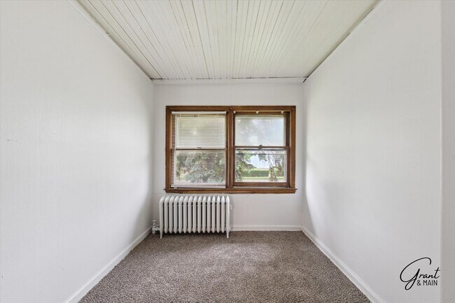 Building Photo - 24370 Fern Ave
