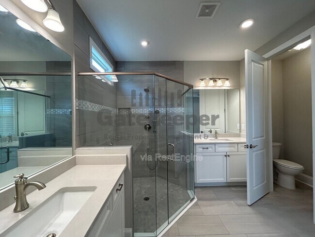 Building Photo - 411 Silverbell Ct