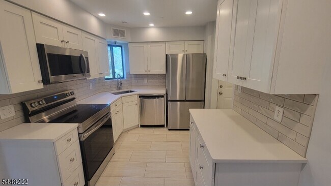Building Photo - 3102 Revere Ct