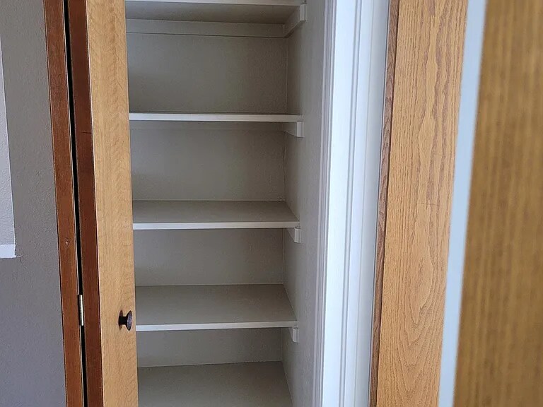 Building Photo - 1247 Holland Park Blvd