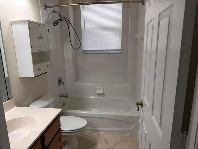 Building Photo - 2218 SW Panther Trce