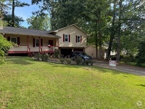 Building Photo - 3820 Menloe Way