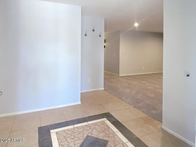 Building Photo - 1203 W Mariposa St