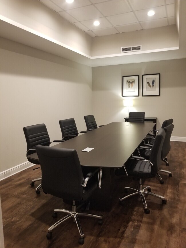 Private boardroom in clubhouse. - 935 La Posada Dr