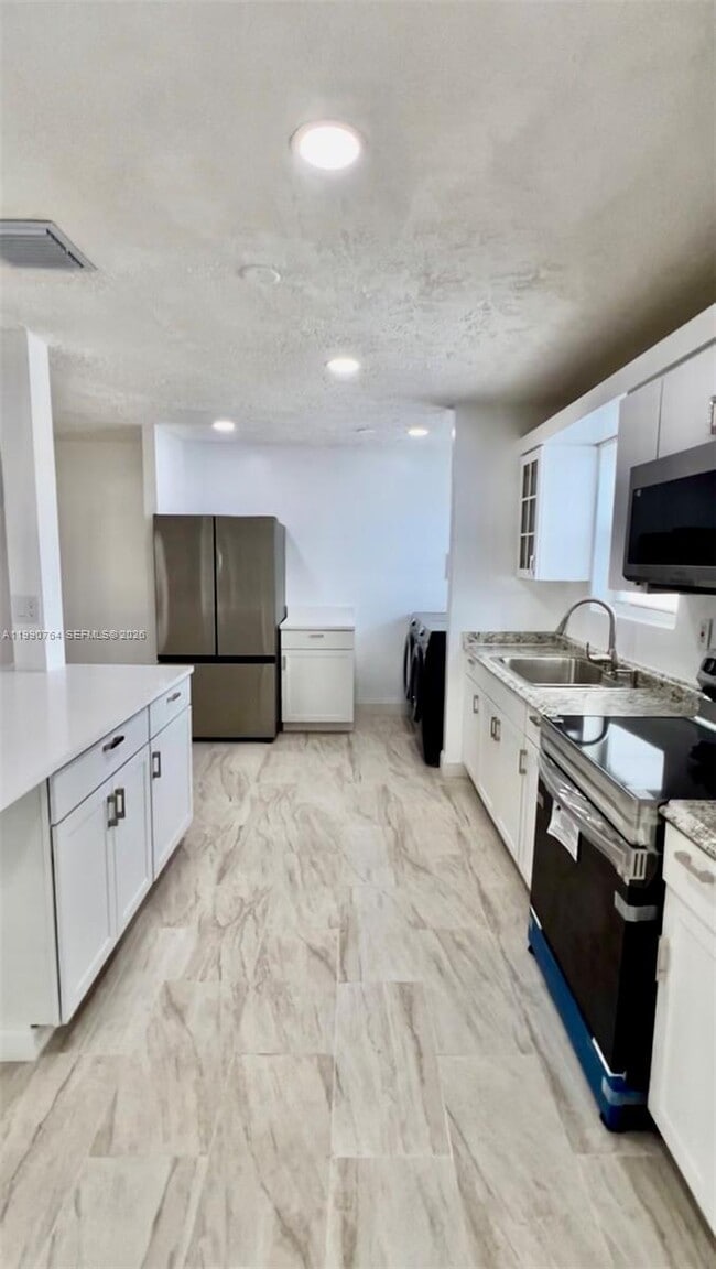 Building Photo - 1800 SW 87th Ave