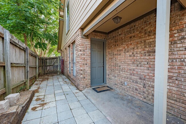 Building Photo - 9348 Highedge Cir