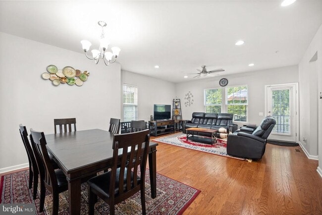 Building Photo - 1738 Beacon Ln