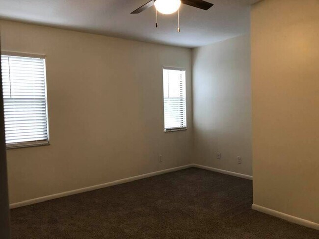 Building Photo - 2809 SE 17th St