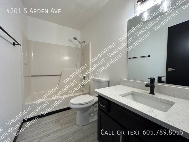 Building Photo - 4201 S Arden Ave