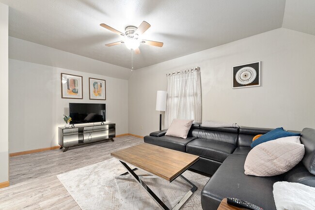 Building Photo - 2517 S Duluth Ave