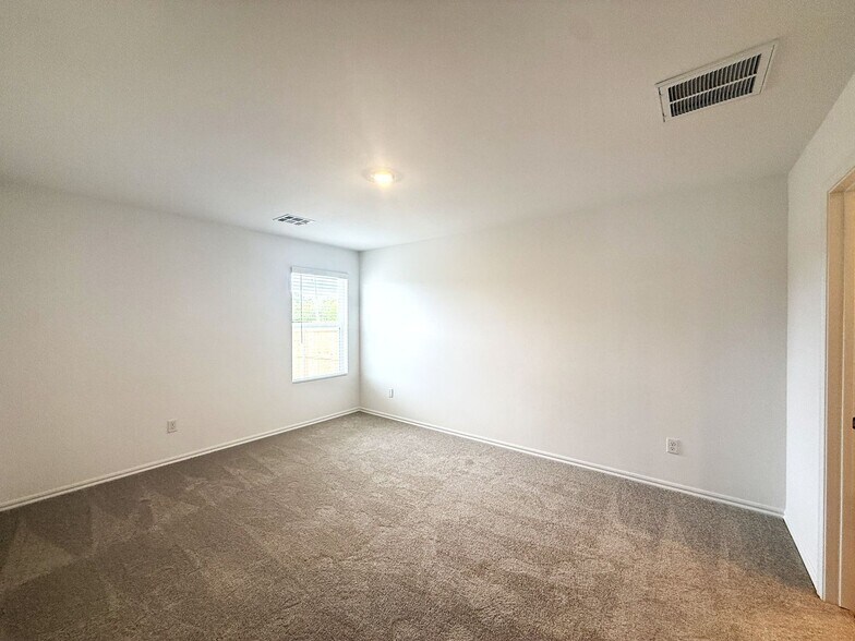 Building Photo - 3625 Blue Ave