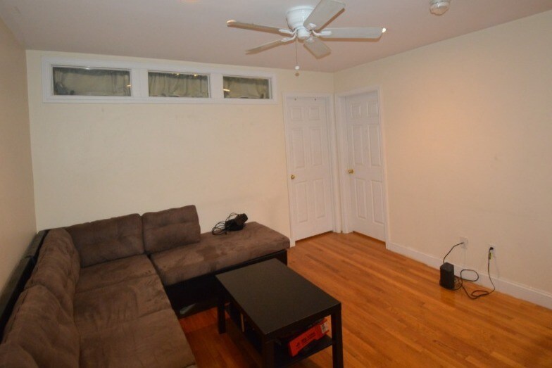 Building Photo - 66 Egmont St