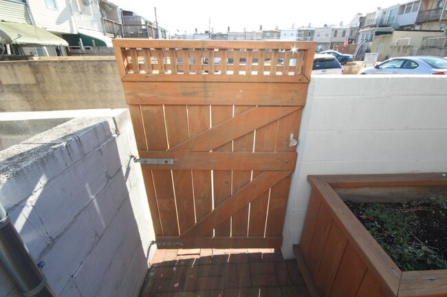 Building Photo - Coming Soon!!  Beautiful, well kept 3 bedr...
