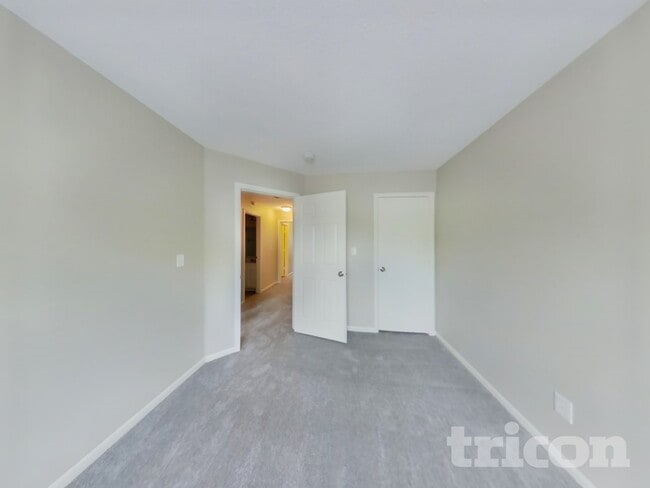 Building Photo - 4531 Riverbrook Ln