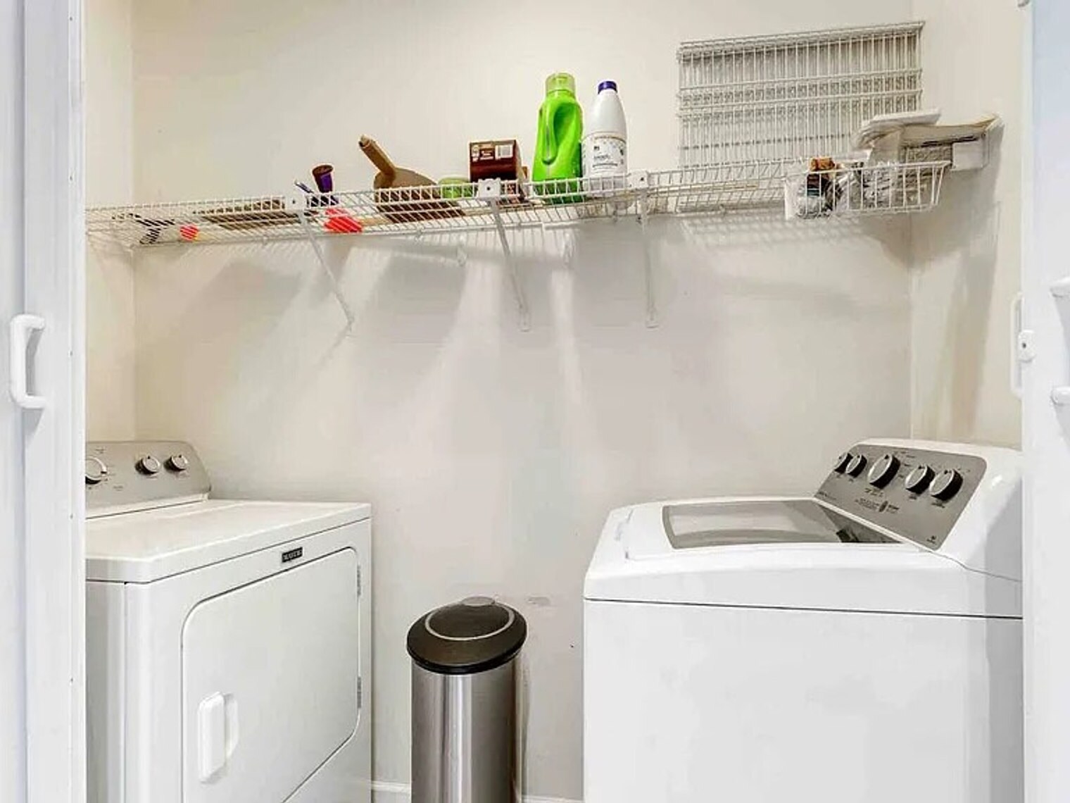 Building Photo - 905 Burnley Rd