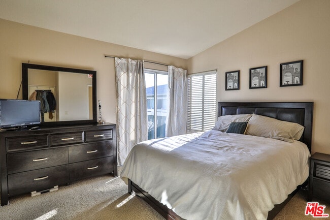 Building Photo - 926 W Philadelphia St