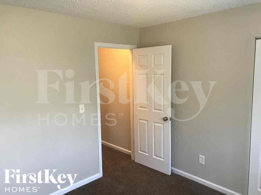 Building Photo - 8000 Burly Wood Way