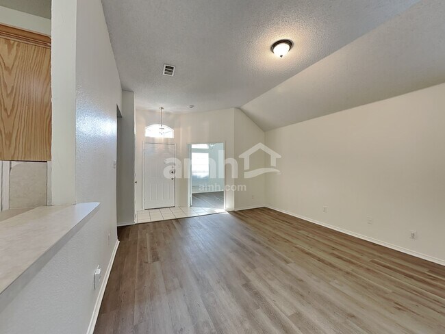 Building Photo - 3707 Sycamore Ln