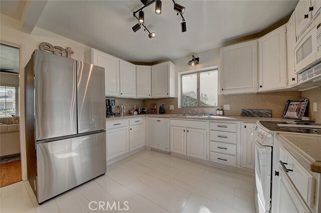 Building Photo - 444 N Shattuck Pl