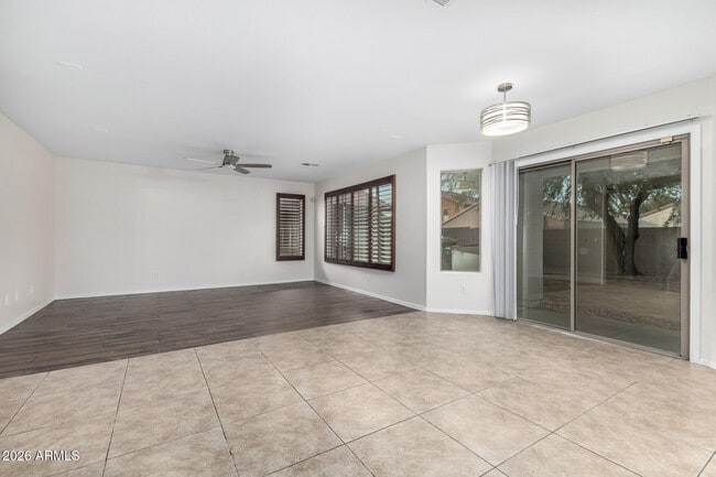 Building Photo - 10046 W Veliana Way