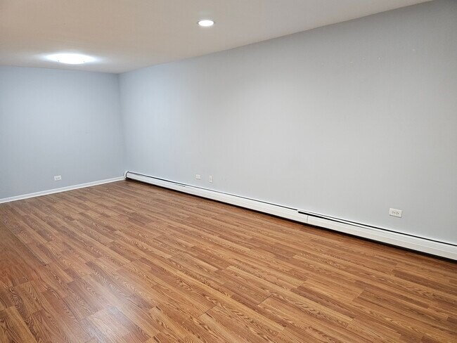 Building Photo - 12 Parkside Ct