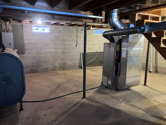 Building Photo - 3045 Aikens Rd